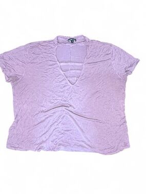 Charlotte Russe Mauve V-Neck Short Sleeve Tee with Ladder Design